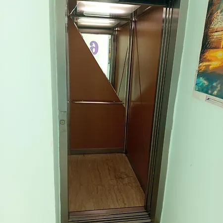 公寓 амадеус 11 阳光海滩